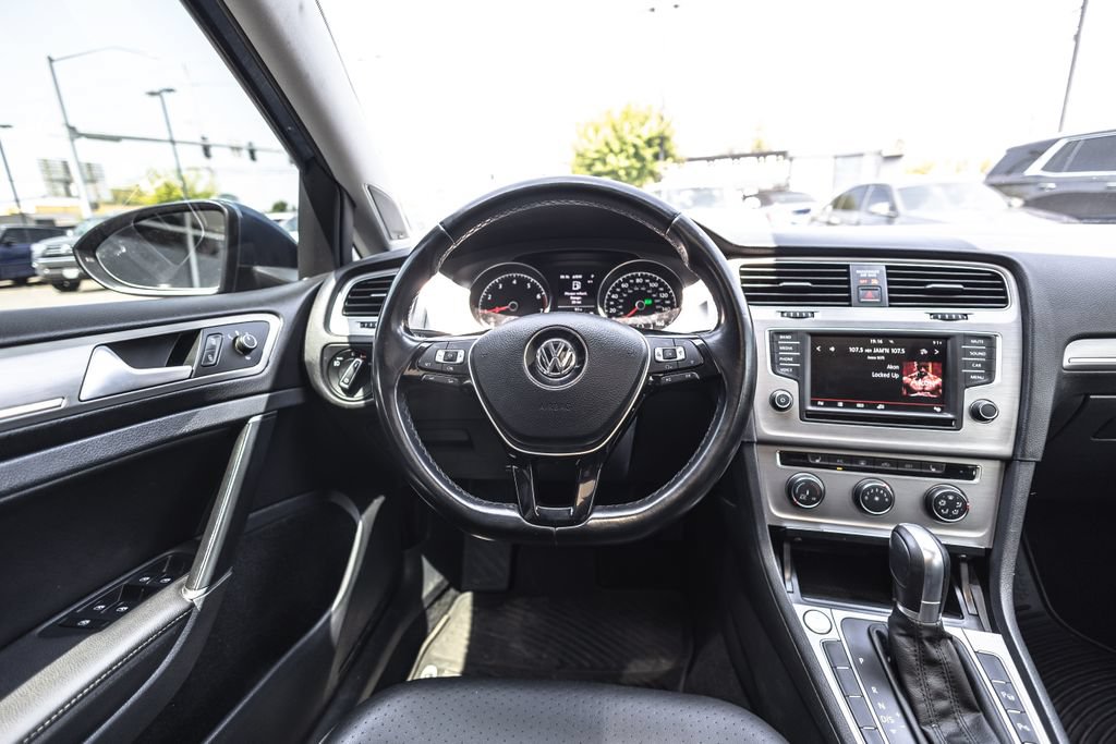 Used 2016 Volkswagen Golf SE w/ Lighting Package FWD image 22