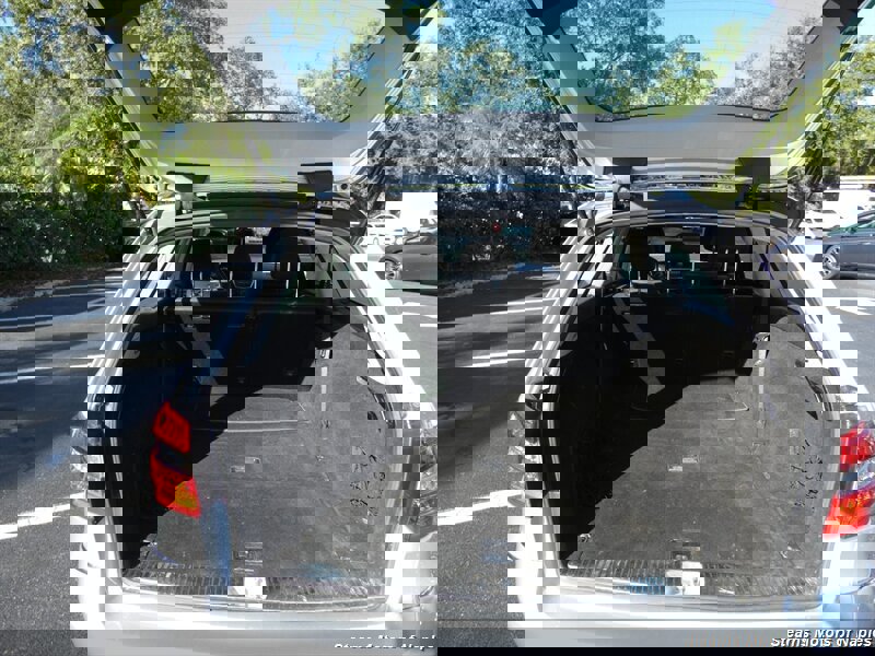 Used 2013 Mercedes-Benz E 350 4MATIC Wagon image 14