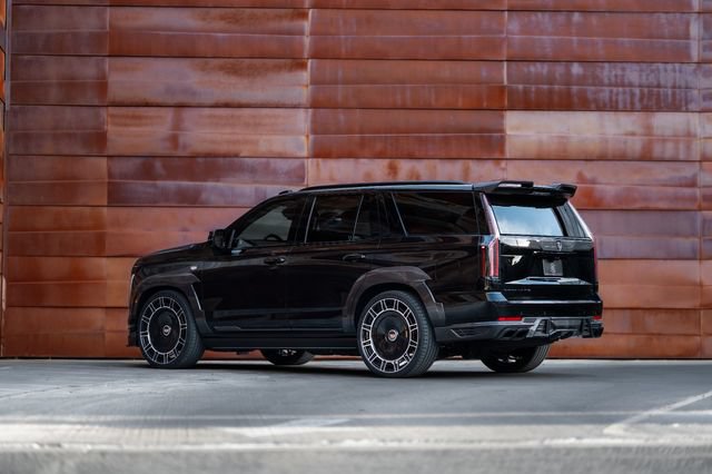 Used 2026 Cadillac Escalade Platinum Sport w/ LPO, ONYX Package AWD/4WD image 7
