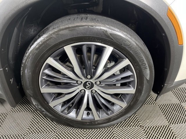 Used 2023 INFINITI QX60 Sensory w/ Vision Package image 9