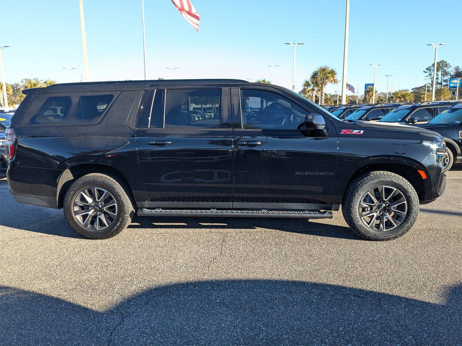 Used 2022 Chevrolet Suburban Z71 image 3