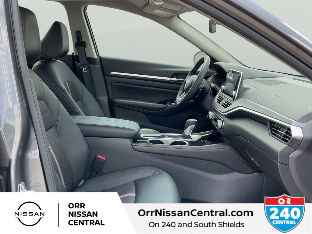 Used 2025 Nissan Altima 2.5 SR FWD image 11