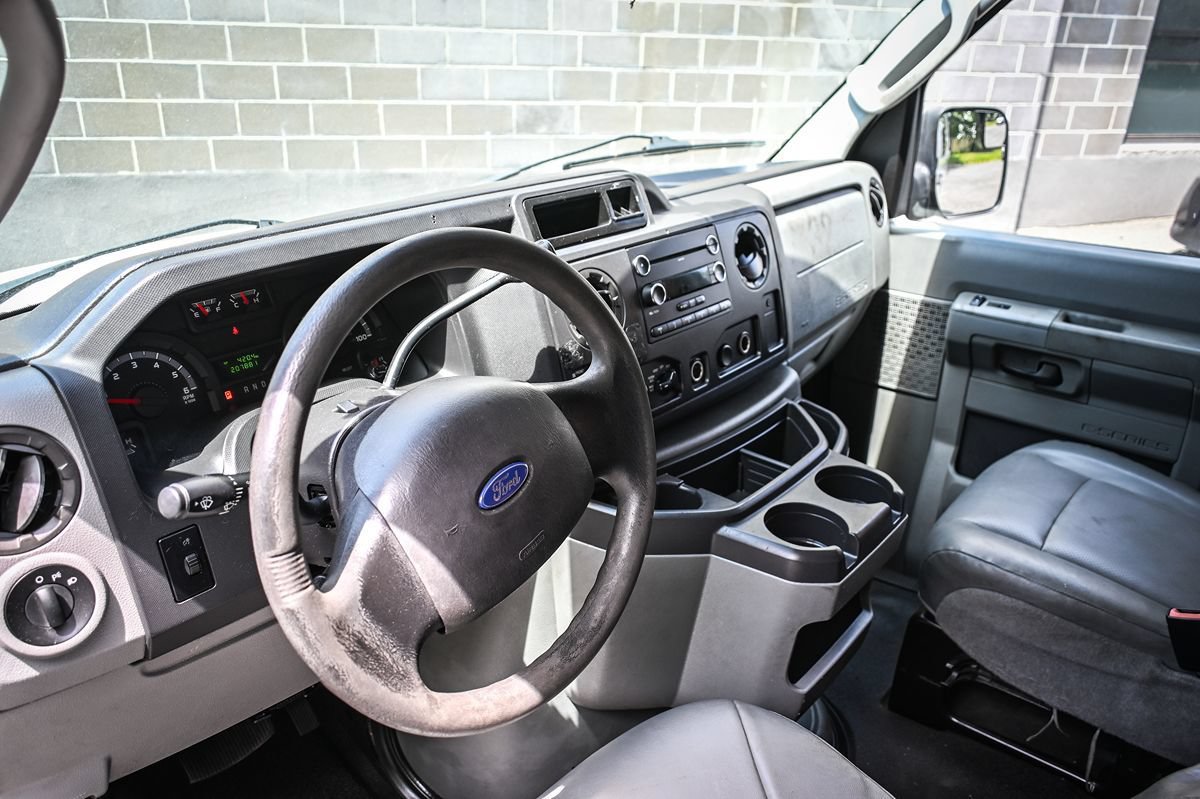 Used 2010 Ford E-250 and Econoline 250 RWD image 9