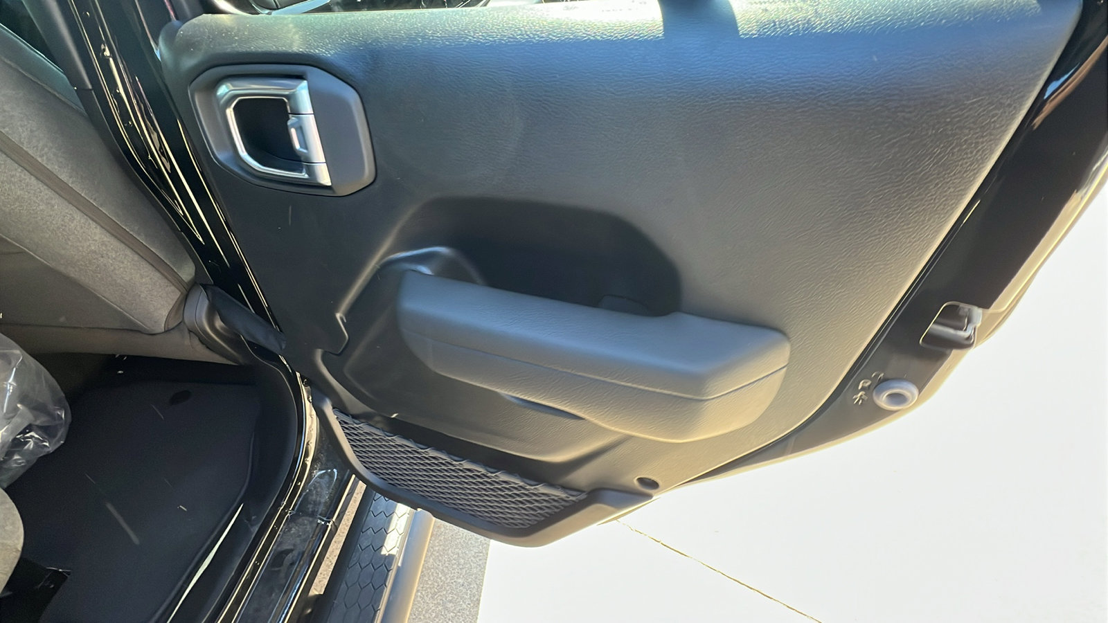 Certified 2025 Jeep Wrangler Sport S image 20