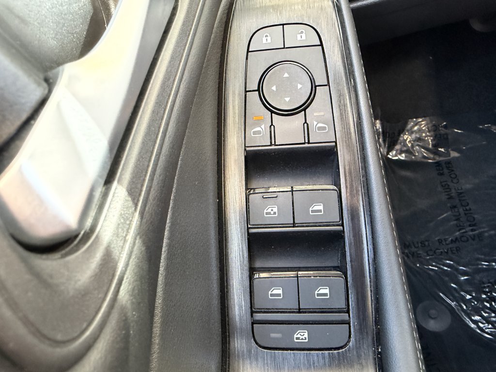 Used 2025 Nissan Rogue SV FWD image 25