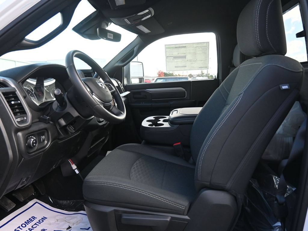 New 2025 RAM 2500 Tradesman AWD/4WD image 15