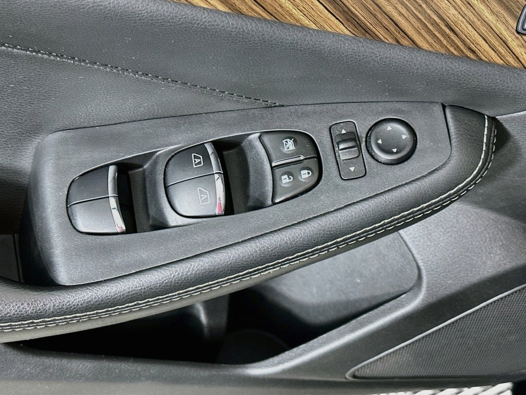 Used 2018 Nissan Maxima Platinum FWD image 24