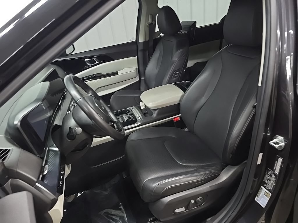 Used 2022 Kia Carnival SX Prestige FWD image 31