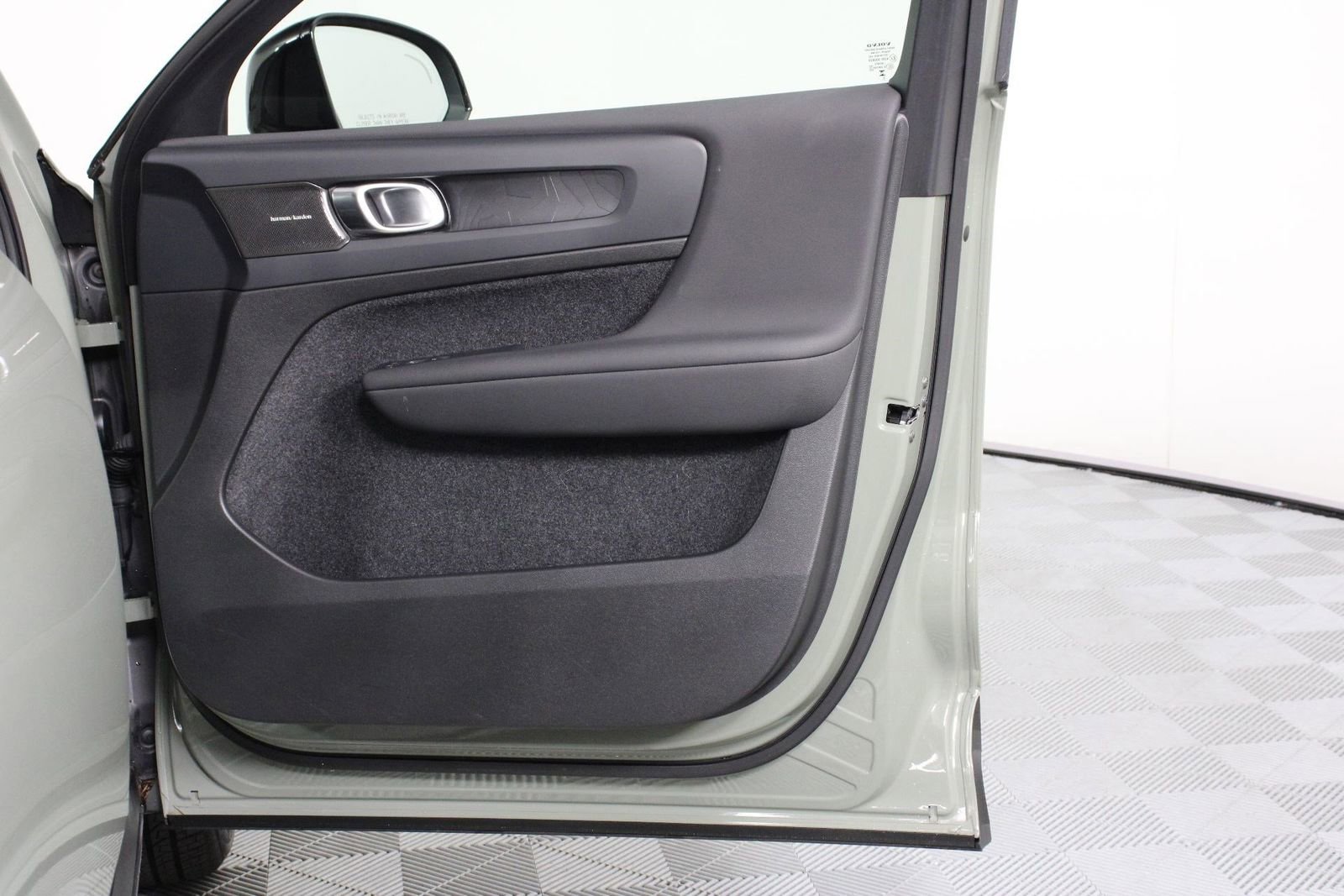 Certified 2023 Volvo C40 P8 Recharge Ultimate AWD/4WD image 21