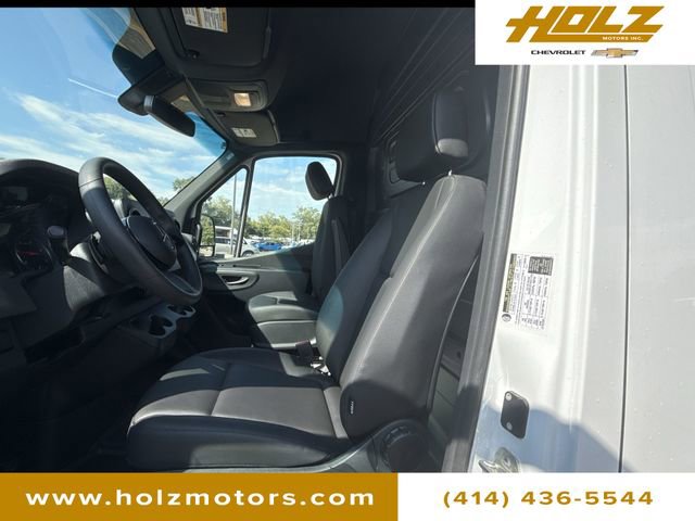 Used 2025 Mercedes-Benz Sprinter 2500 image 18