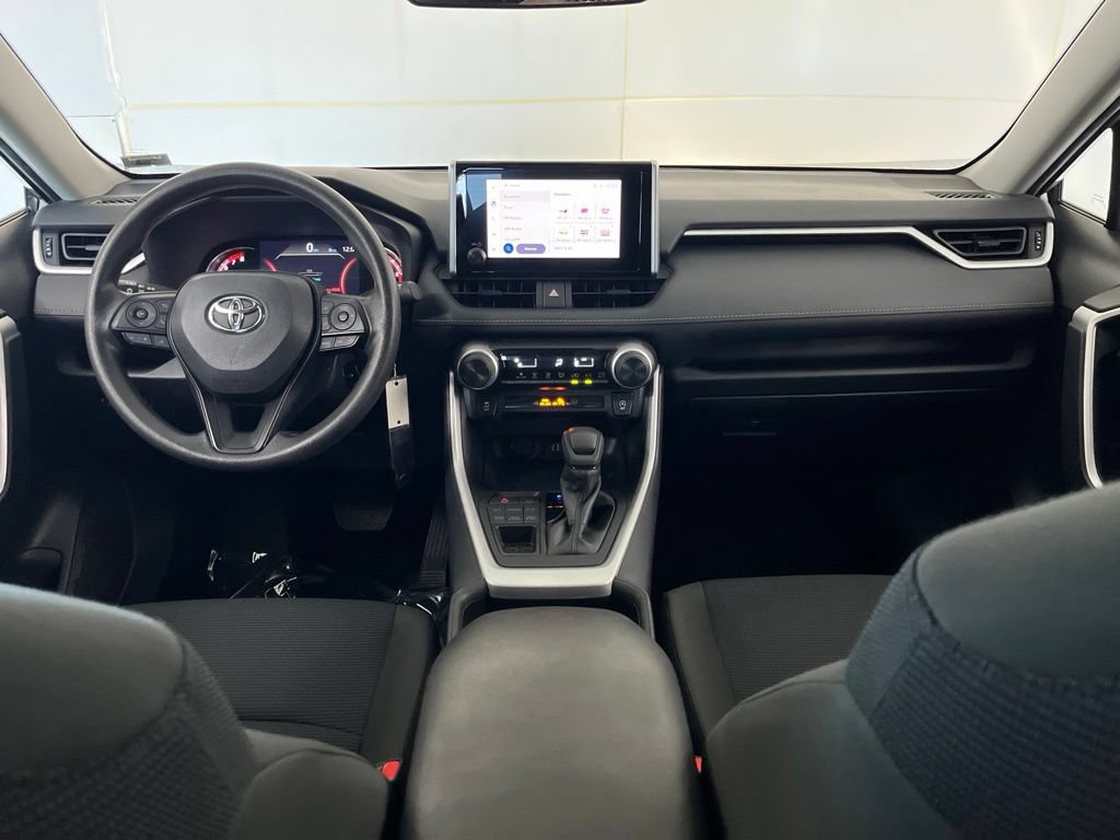 Used 2025 Toyota RAV4 LE AWD/4WD image 30