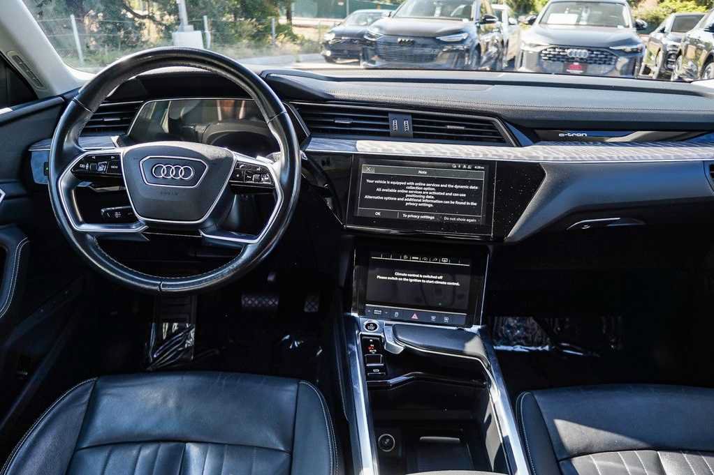 Used 2022 Audi e-tron Premium w/ Convenience Plus Package AWD/4WD image 12