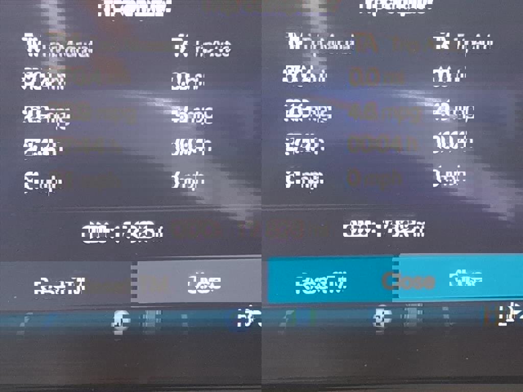 Certified 2025 Volvo V60 B5 Cross Country Plus image 29