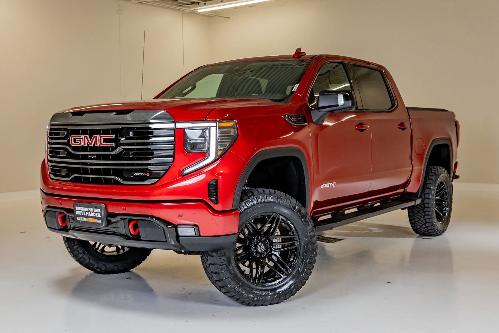 Used 2023 GMC Sierra 1500 AT4 w/ AT4 Preferred Package AWD/4WD image 5