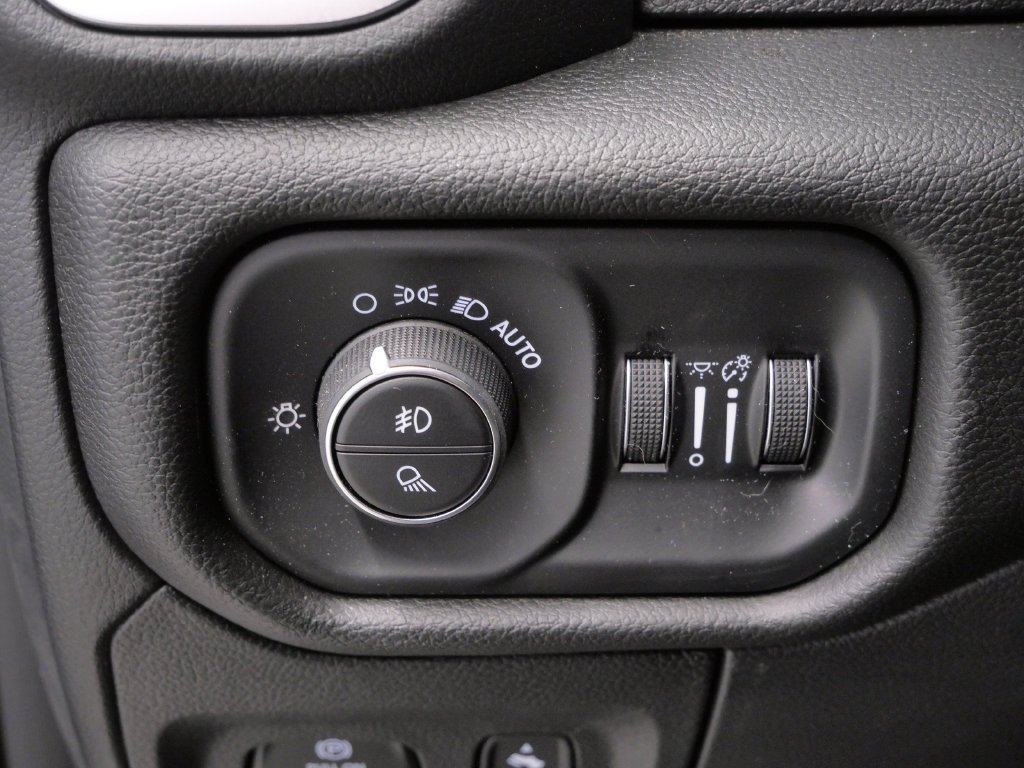 Used 2025 RAM 1500 Big Horn AWD/4WD image 17