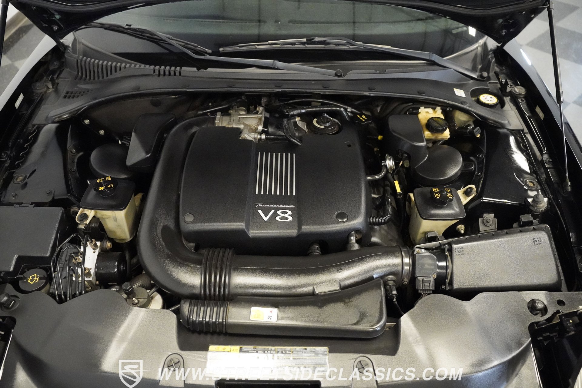 Used 2002 Ford Thunderbird image 4