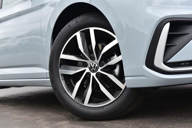 New 2026 Volkswagen Jetta SE image 3