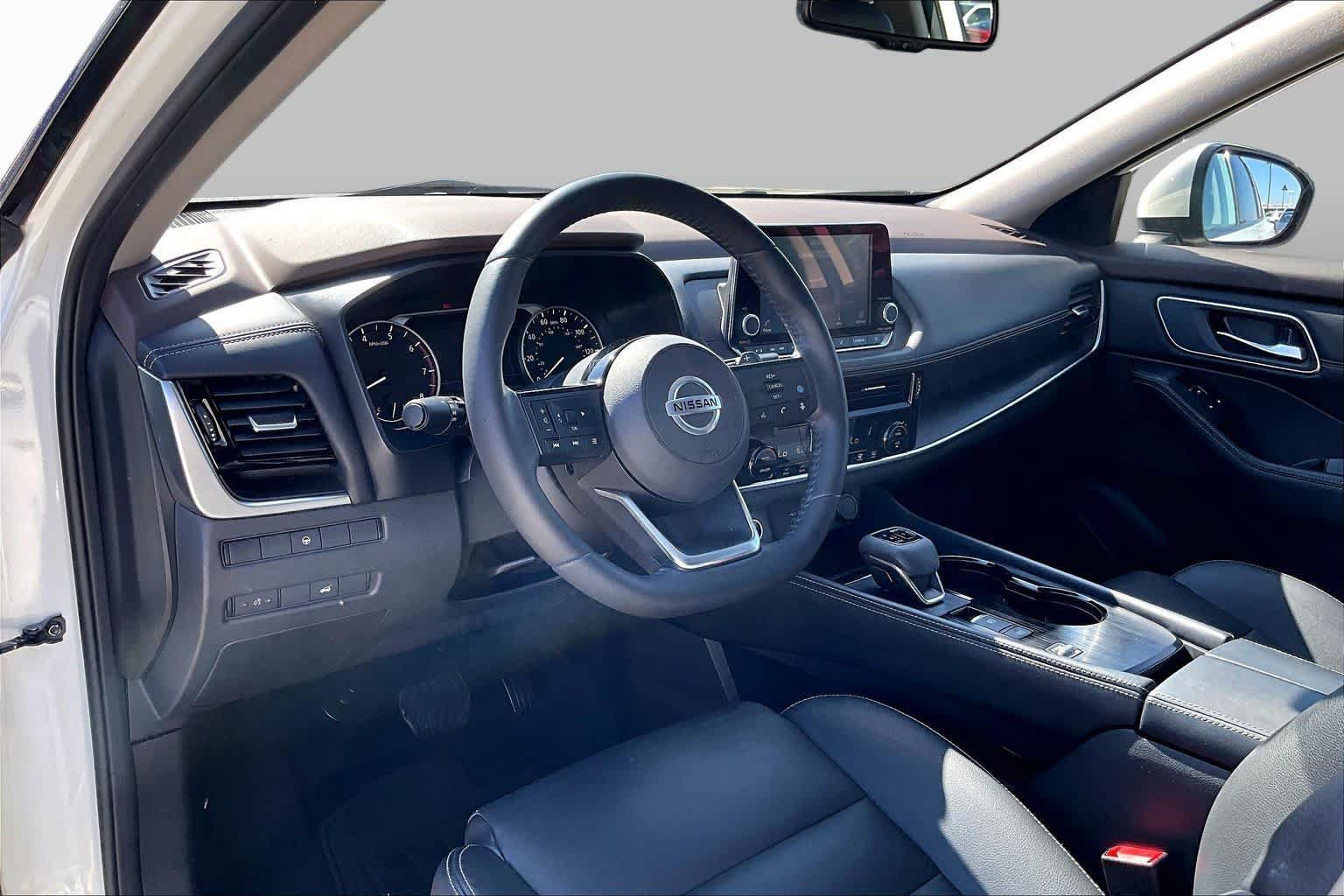 Used 2021 Nissan Rogue SL FWD image 16