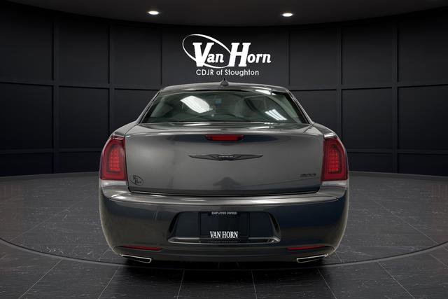 Used 2023 Chrysler 300 Touring w/ Sport Appearance Package image 11