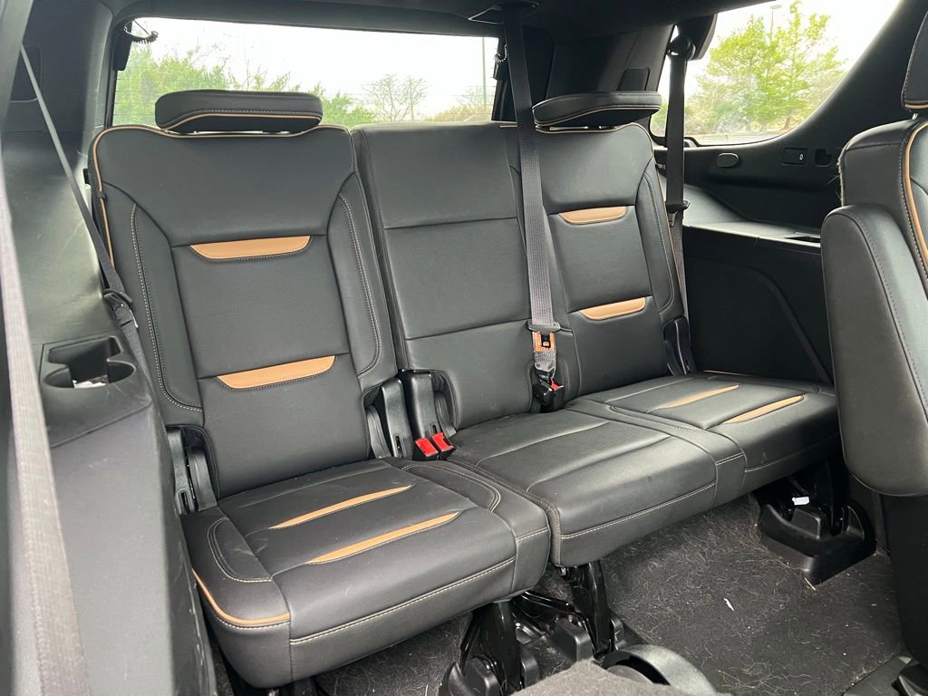 Used 2022 GMC Yukon AT4 w/ Technology Package image 12