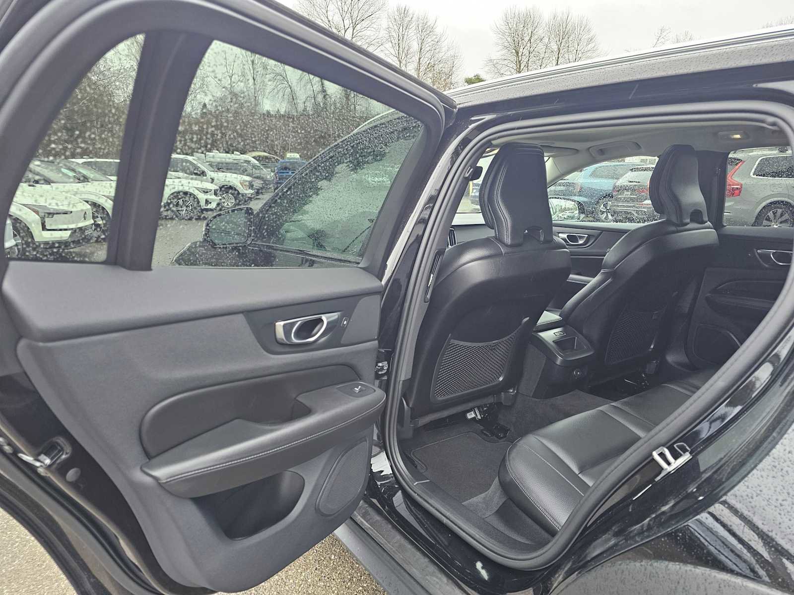 Certified 2025 Volvo V60 B5 Cross Country Plus AWD/4WD image 19