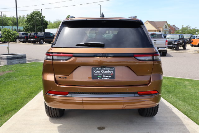 New 2026 Jeep Grand Cherokee Limited AWD/4WD image 37