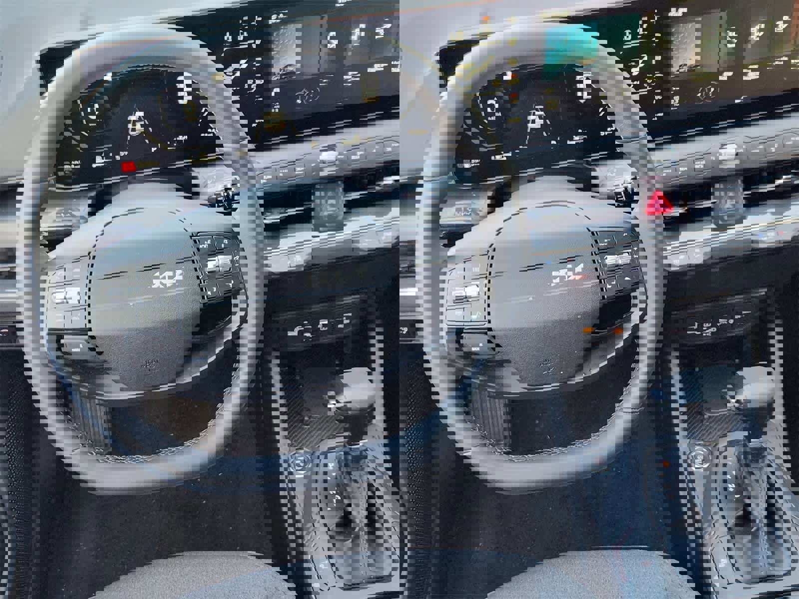 Certified 2025 Kia K4 EX image 25