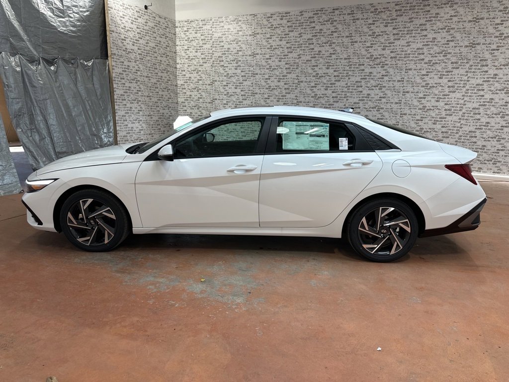 New 2026 Hyundai Elantra Limited image 4