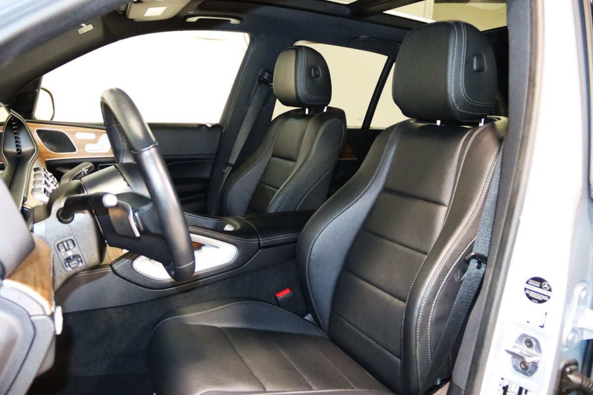 Used 2025 Mercedes-Benz GLE 350 4MATIC w/ Winter Package image 41