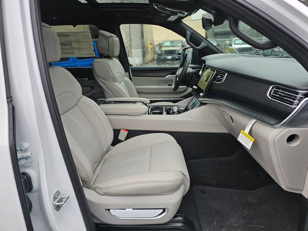 New 2026 Jeep Grand Wagoneer Summit image 12