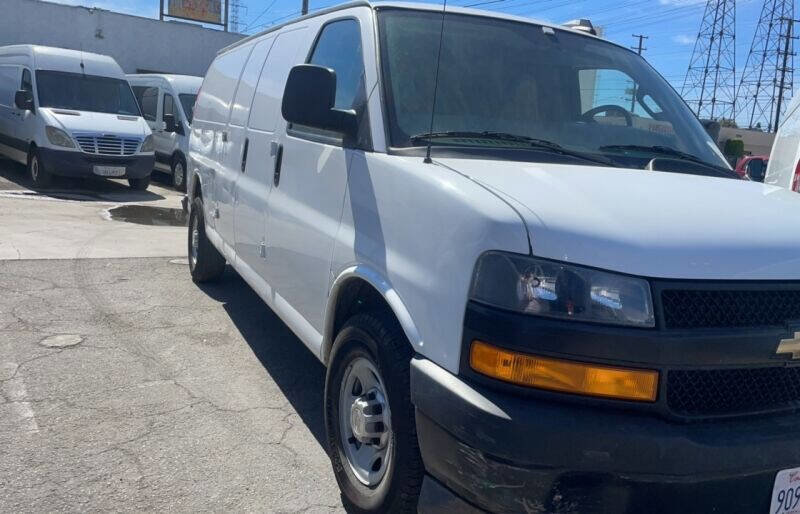 Used 2019 Chevrolet Express 2500 Extended w/ Driver Convenience Package image 3