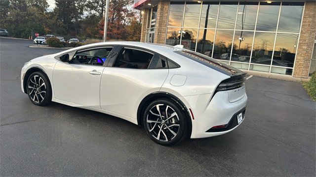 Used 2025 Toyota Prius Plug-In Hybrid image 11