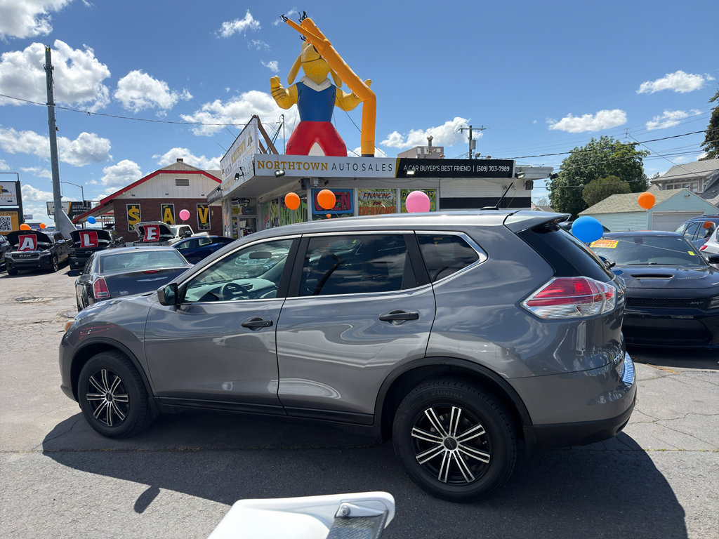 Used 2016 Nissan Rogue S w/ S Family Package AWD/4WD image 3