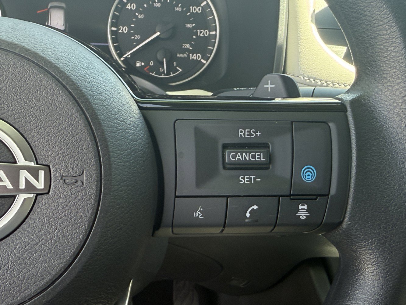 Used 2023 Nissan Rogue SV AWD/4WD image 17