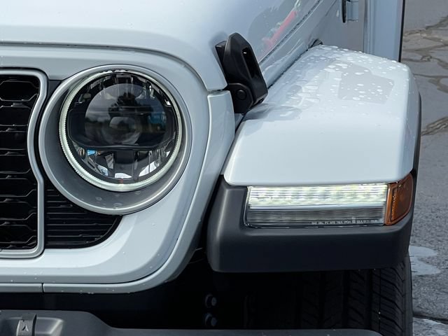 New 2027 Jeep Wrangler Unlimited Sahara AWD/4WD image 38