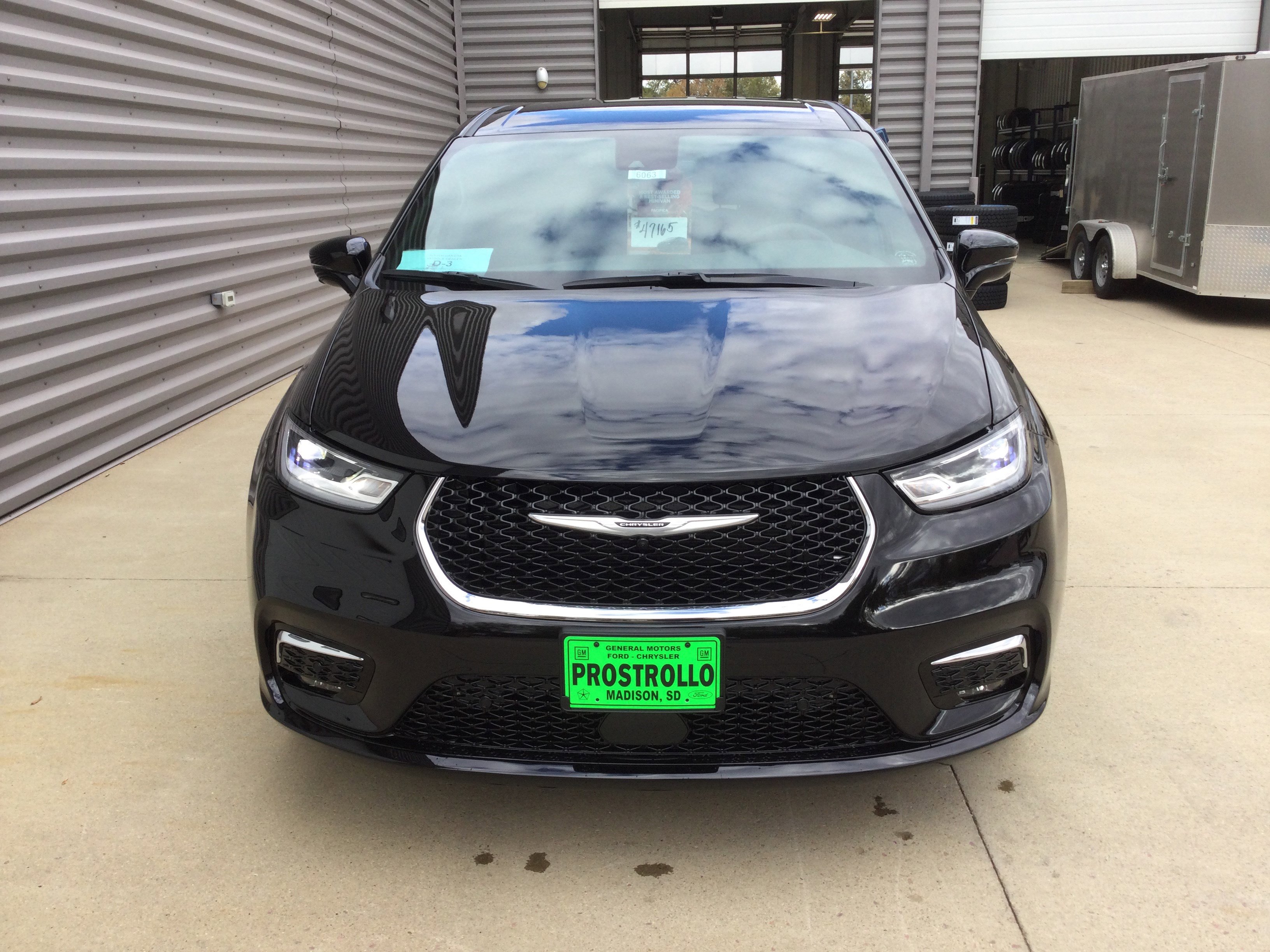 New 2026 Chrysler Pacifica Select image 3