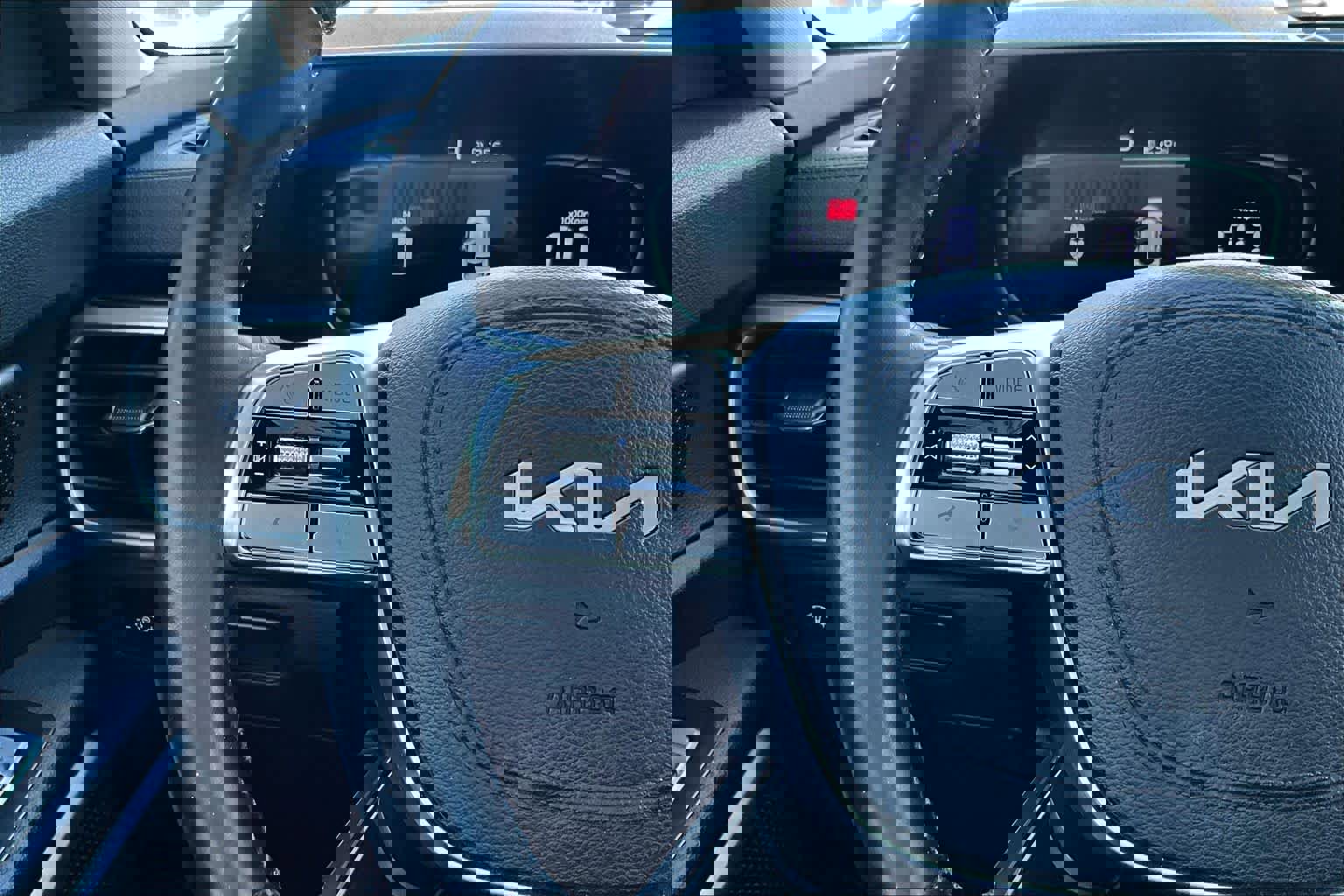 Used 2023 Kia Telluride S image 21