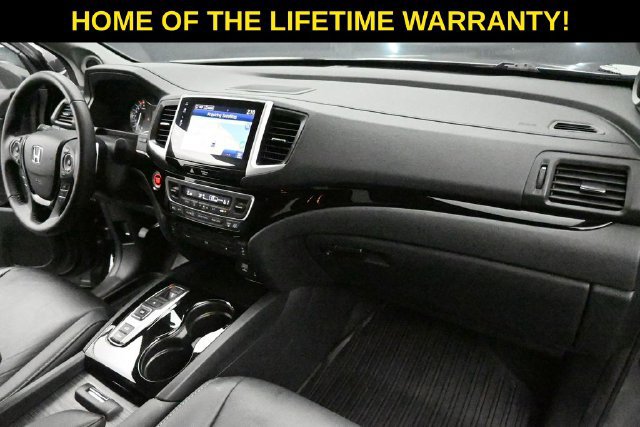 Used 2017 Honda Pilot Touring image 40