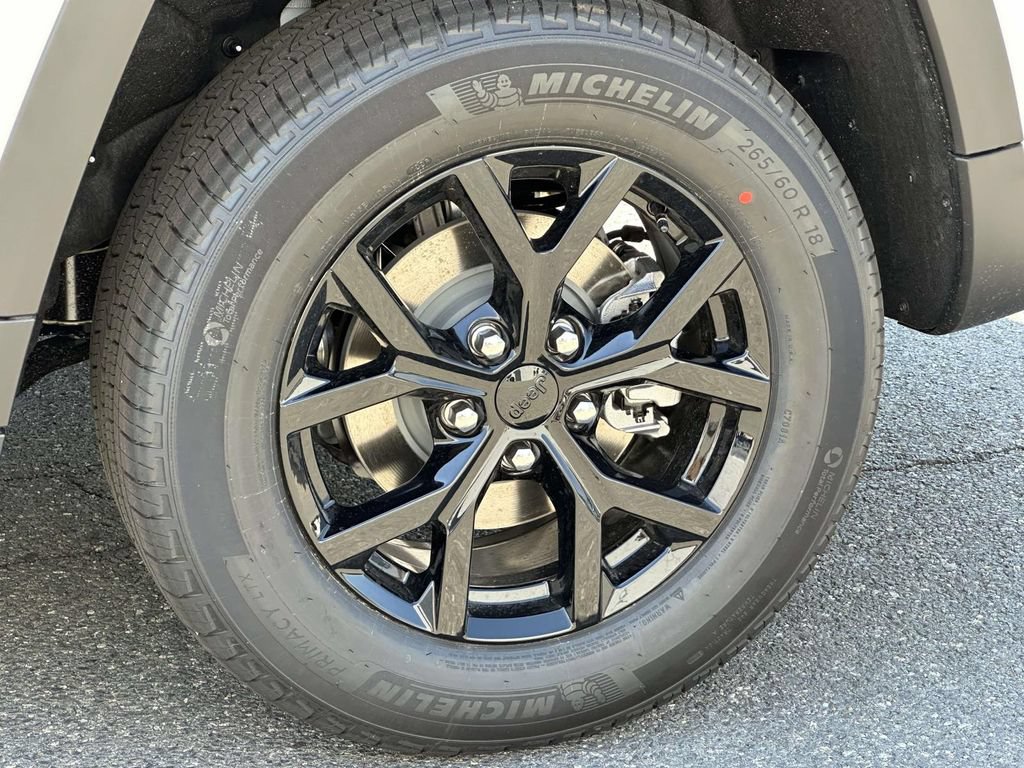 New 2026 Jeep Grand Cherokee Altitude AWD/4WD image 12