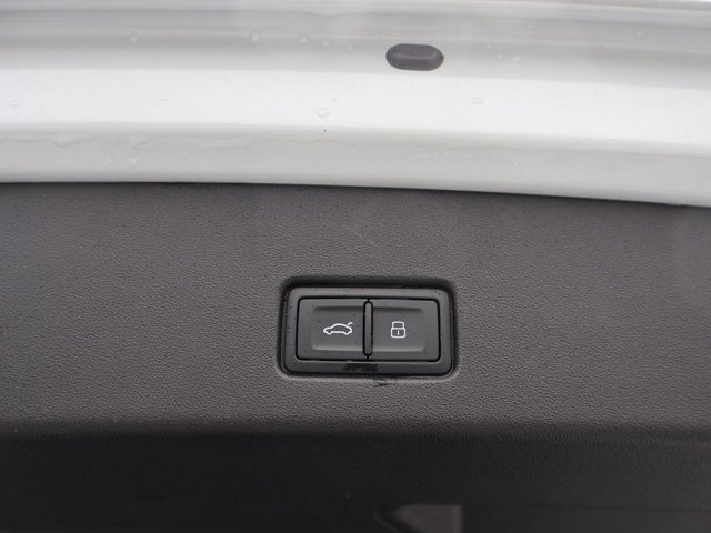 Certified 2023 Audi Q4 e-tron Premium Plus w/ Premium Plus RWD image 8