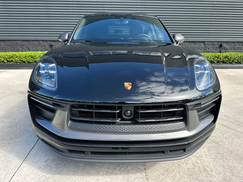 Certified 2023 Porsche Macan Turbo AWD/4WD image 8