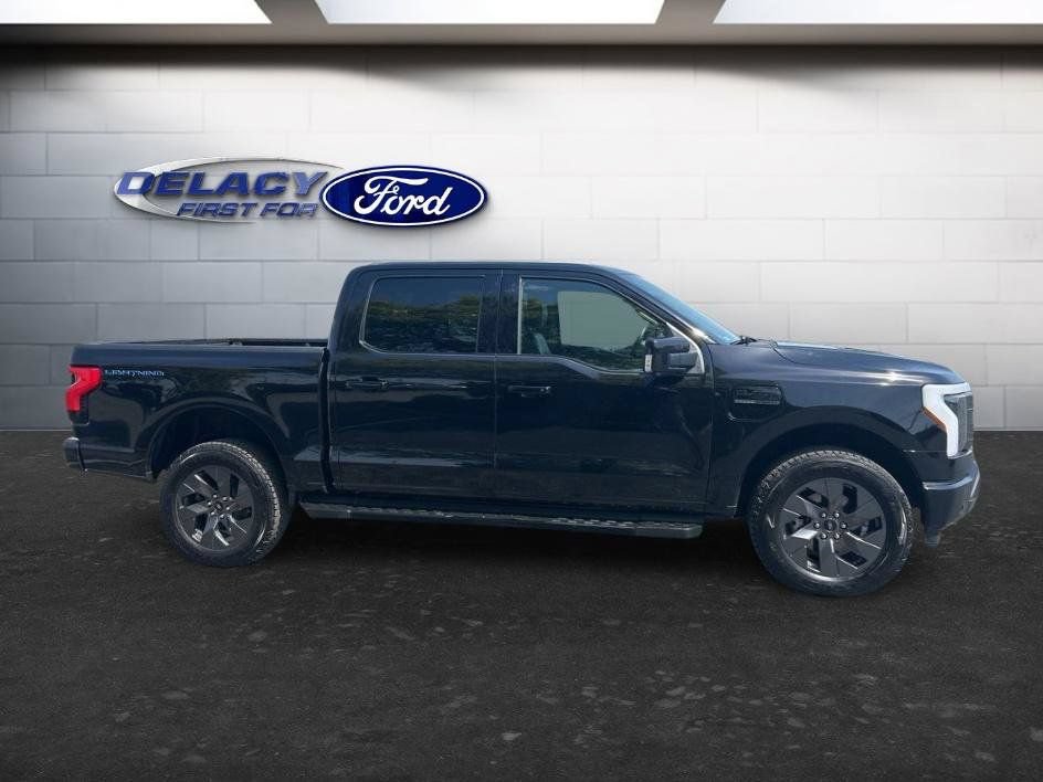 Used 2022 Ford F150 Lightning Lariat AWD/4WD image 8