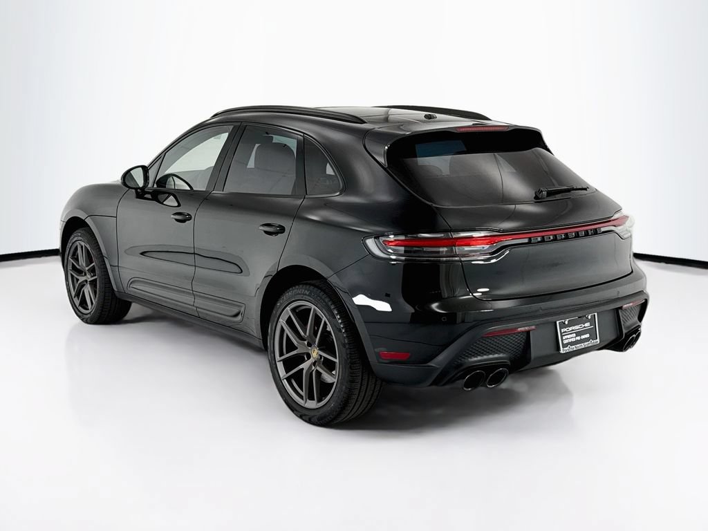 Certified 2025 Porsche Macan S AWD/4WD image 3