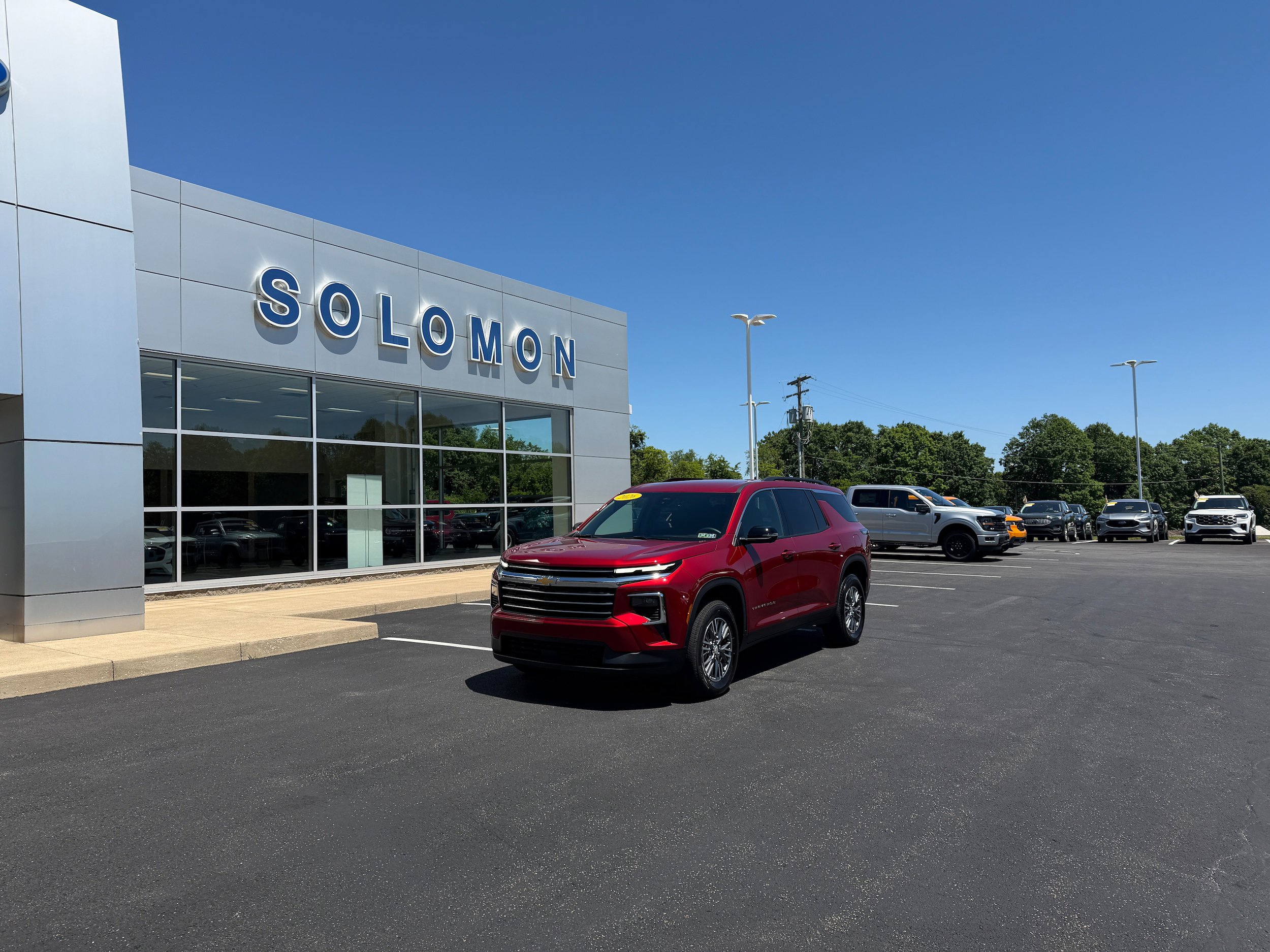 Used 2026 Chevrolet Traverse LT w/ Driver Confidence Package AWD/4WD image 1