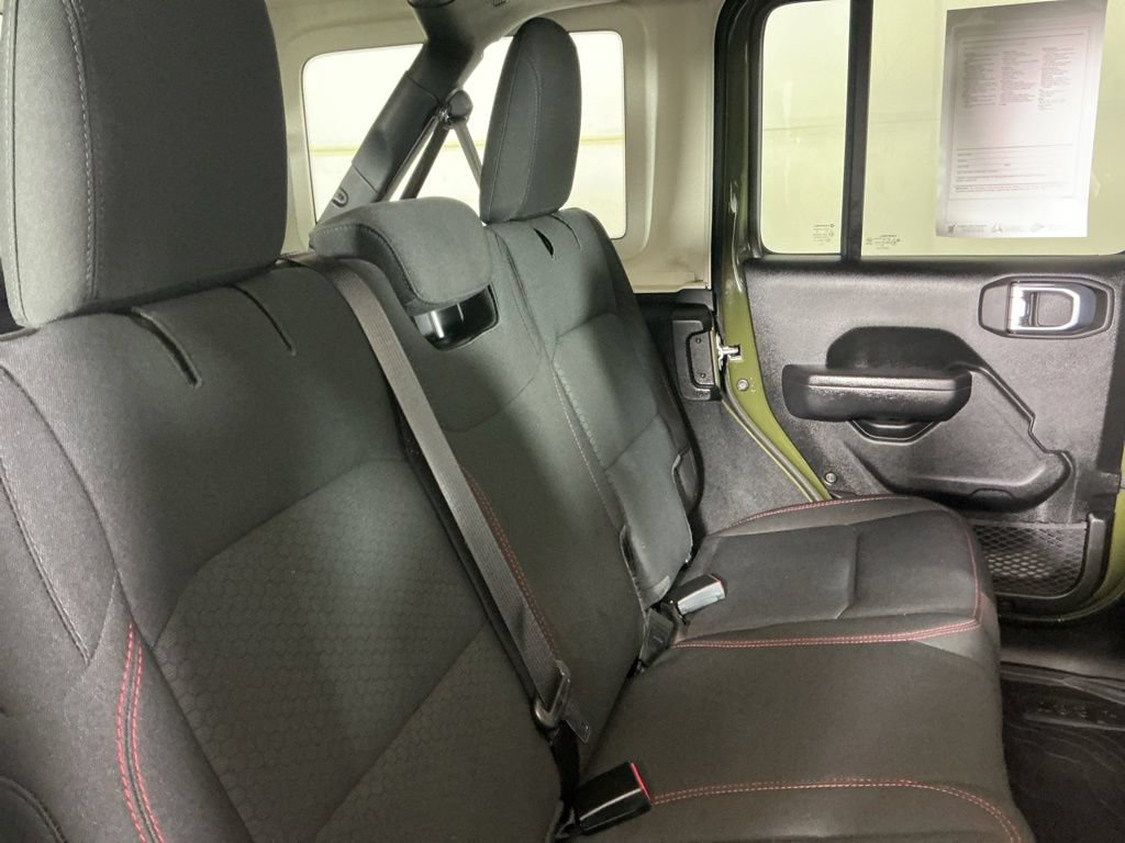 Used 2022 Jeep Wrangler Unlimited Rubicon w/ LED Lighting Group AWD/4WD image 19