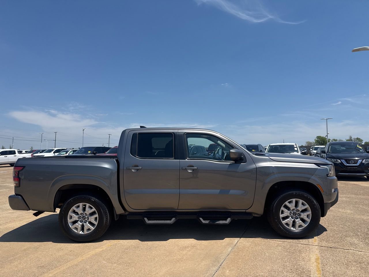 Used 2022 Nissan Frontier SV AWD/4WD image 24