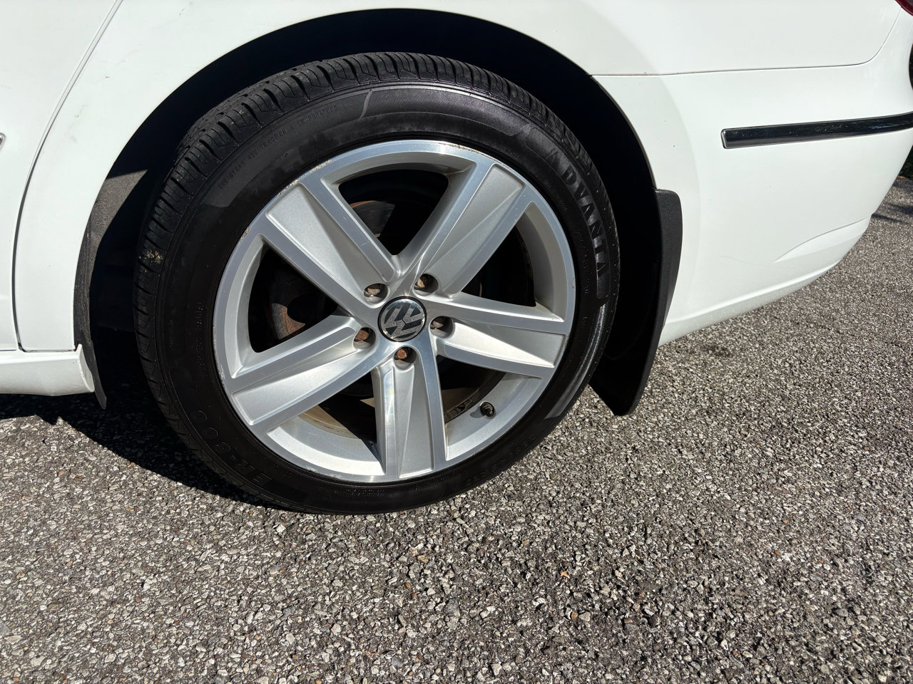 Used 2015 Volkswagen CC Sport image 4