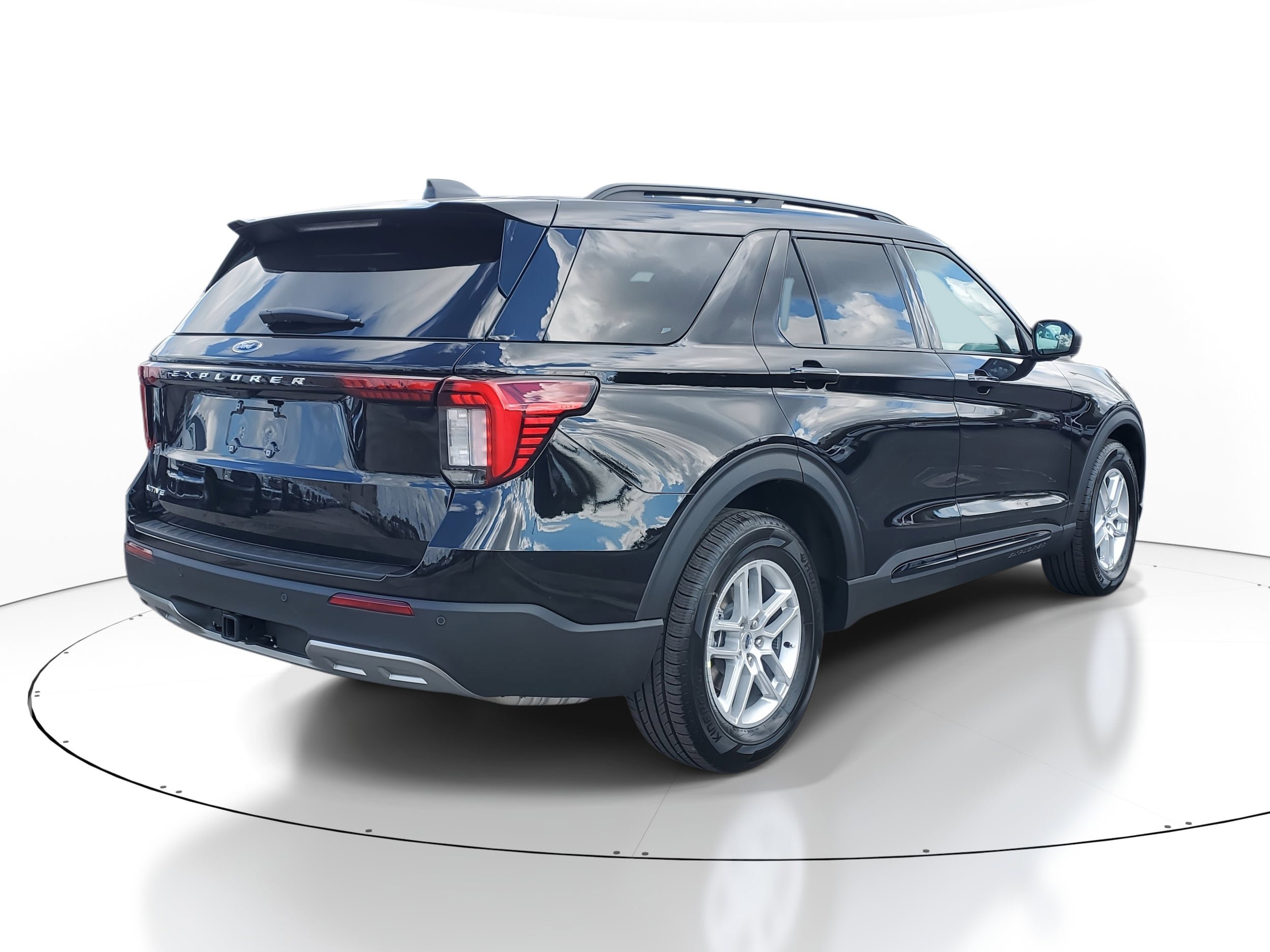 New 2026 Ford Explorer Active w/ Active Comfort Package image 6