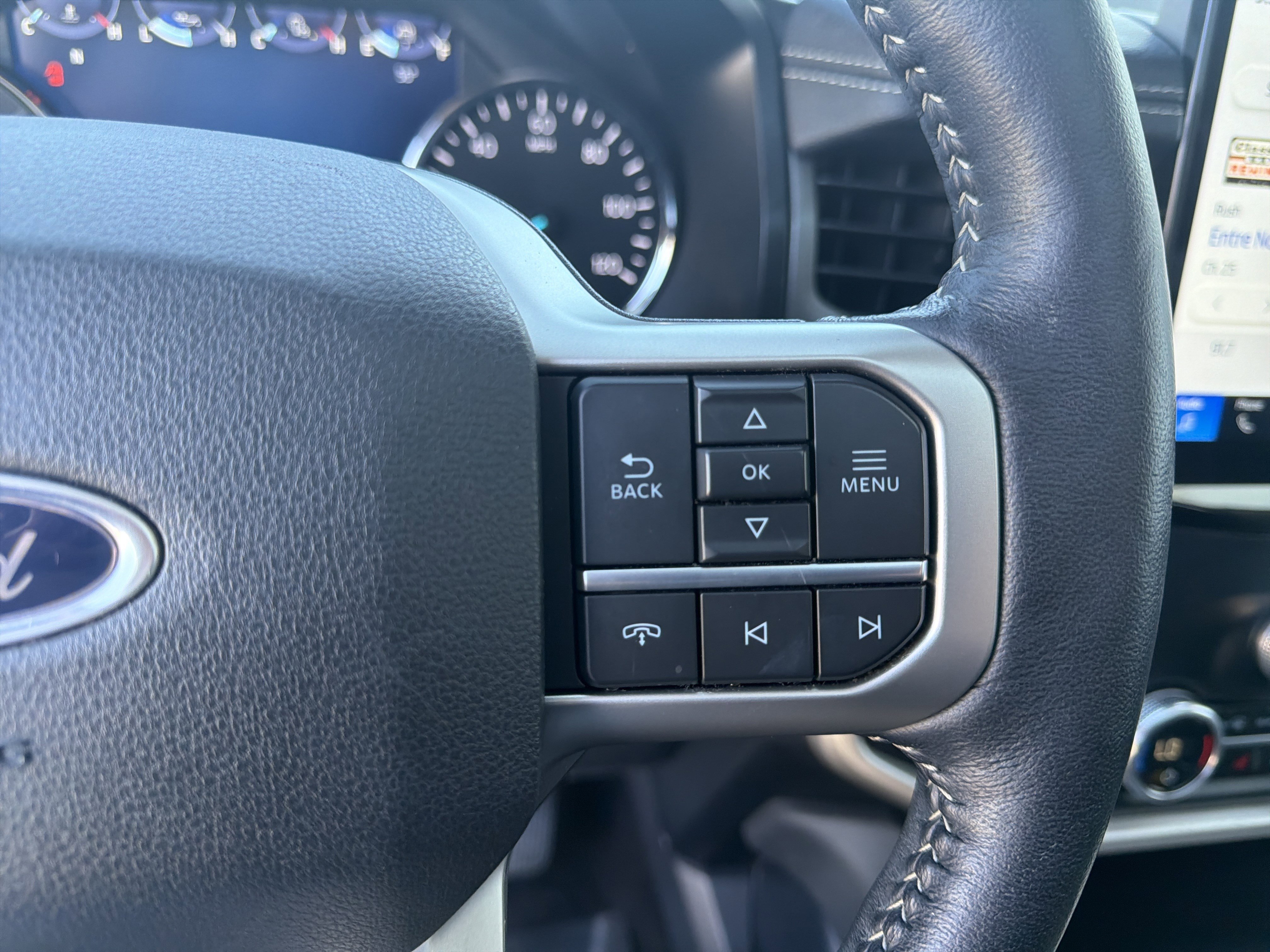 Used 2023 Ford Expedition XLT AWD/4WD image 34