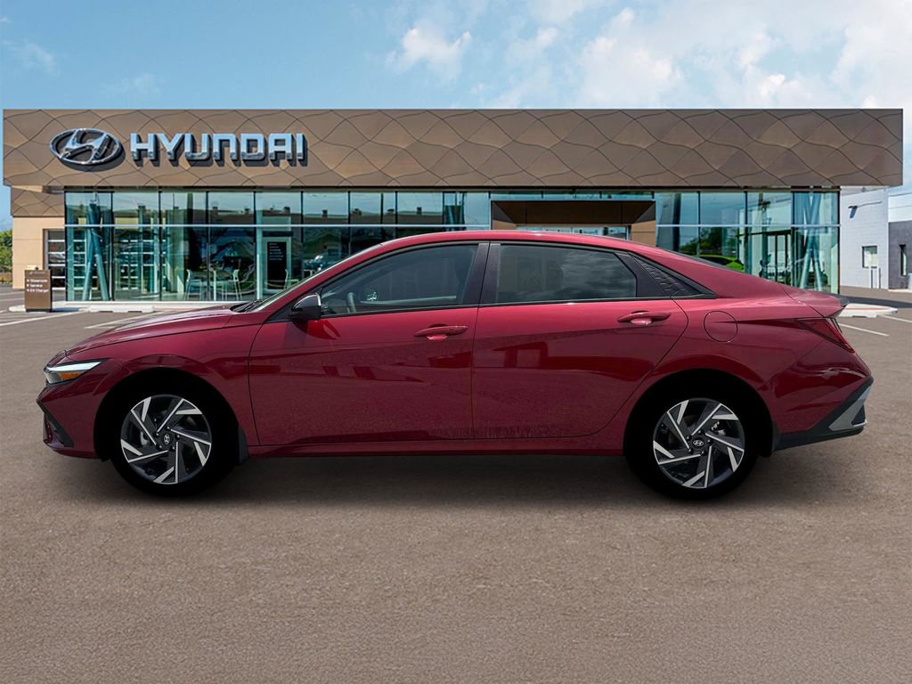 New 2025 Hyundai Elantra SEL image 3